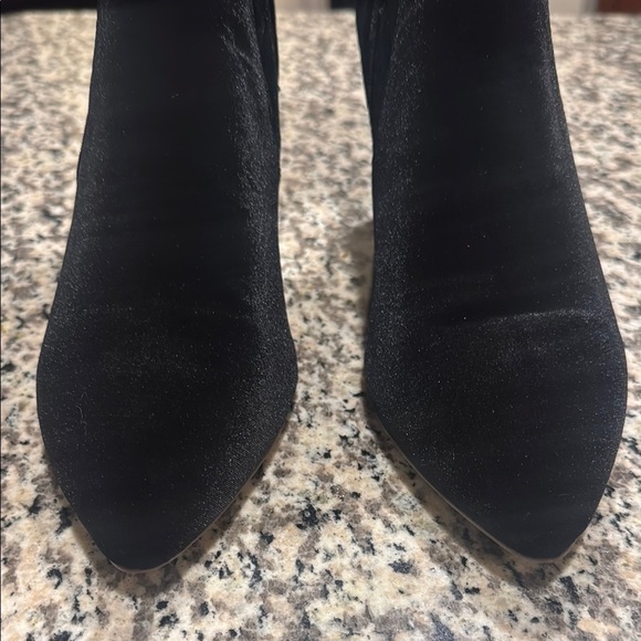 🆕 Beautiful Smash Rocco Chunky Heel Black Velvet Ankle Boots. 11. NWOT!!💥 - Picture 3 of 6